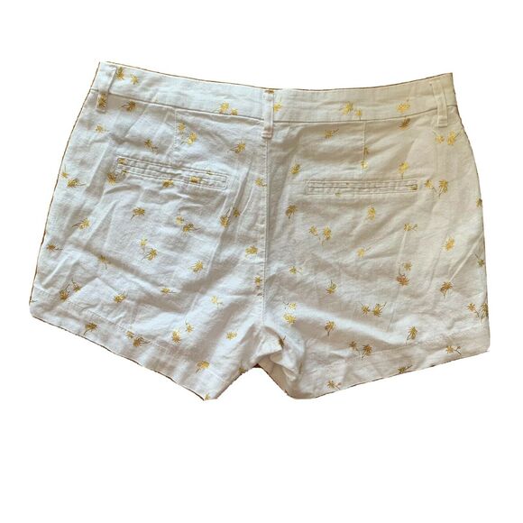 Old Navy White Gold Palm patterned shorts size 6 Flat Front - Picture 2 of 9